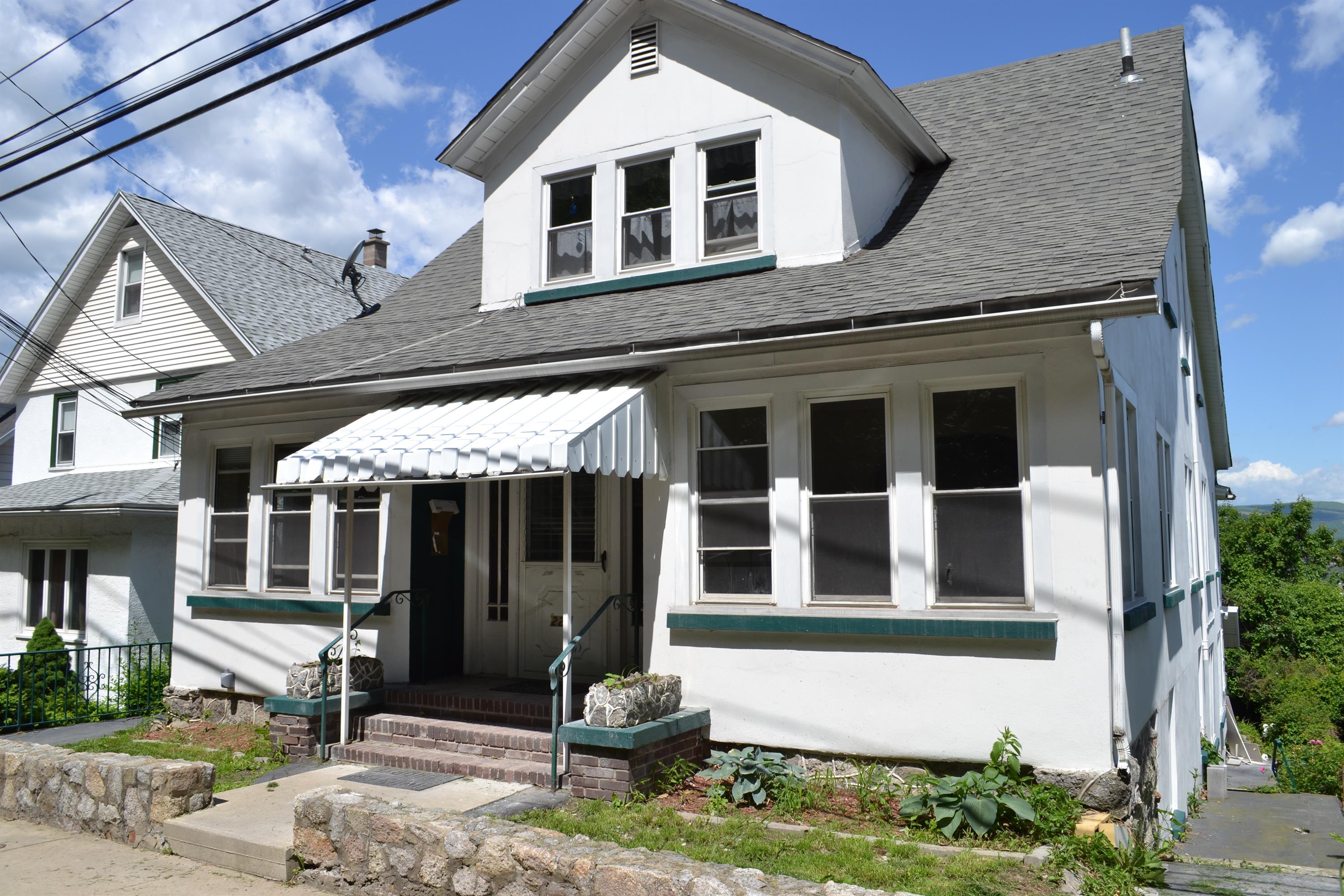 223 East Mountain Road